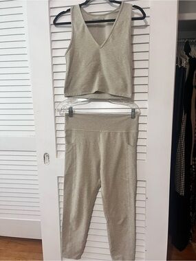 Women's V-Neck Crop Tank and High-Waist Ankle Leggings Set — Neutral Beige